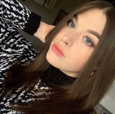 Серова Юлия